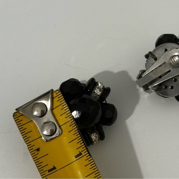 Vintage black faceted beads with rhinestones clip on earrings - Picture 5 of 7